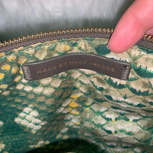 Marc Jacobs Turn-lock Python Print Shoulder Bag - Picture 5 of 5